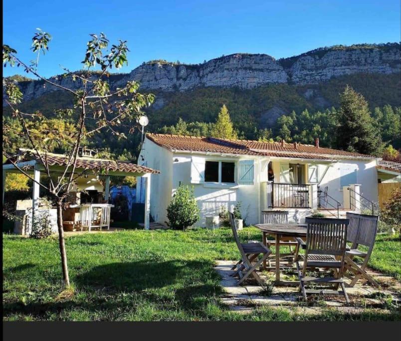 La Maison Des Pins Saint-Julien-du-Verdon Εξωτερικό φωτογραφία